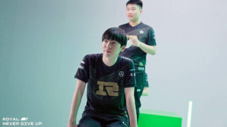 RNG mid laner Cryin and jungler Wei at MSI 2021 photoshoot